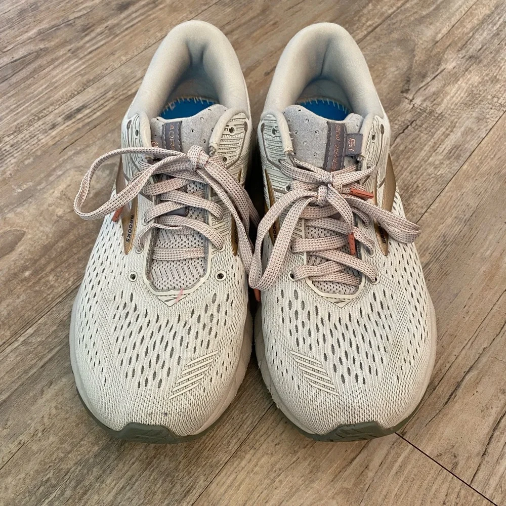 Brooks adrenaline running shoes - Picture 4 of 10